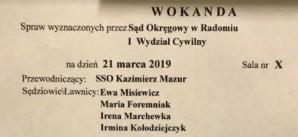 [VIDEO] TOGI BEZ SUMIEŃ: Wulgarne groźby ZABICIA i prześladowanie matki w Radomiu na skutek decyzji sądu!!! Czy sędzia Kazimierz Mazur i ławniczki udzielą ochrony Ewelinie Staniszewskie? Bo umyli ręce dając nienawistnemu ojcu 7-letnią Zosię!