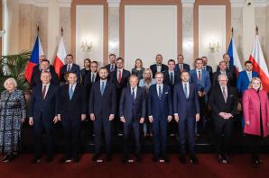 [VIDEO] W Pradze odbyły się 9. polsko-czeskie konsultacje międzyrządowe. Obradom przewodniczył Premier Donald Tusk oraz szef czeskiego rządu Petr Fiala. Mamy wiele wspólnych interesów i podobnie patrzymy na takie kwestie, jak rola Europy, pomoc Ukrainie, b