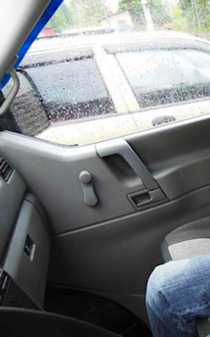 Uciekł przed kontrolą drogową pozostawiając w samochodzie 8-letnie dziecko