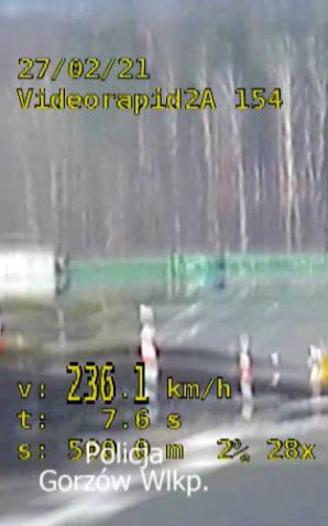 [VIDEO] Jechał po drodze ekspresowej s3 aż 236 km/h