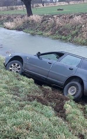 Mokry finał ucieczki przed policją